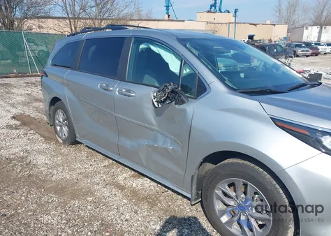 2025 Toyota Sienna Le z USA, uszkodzony, nr VIN 5TDKRKEC6SS244135